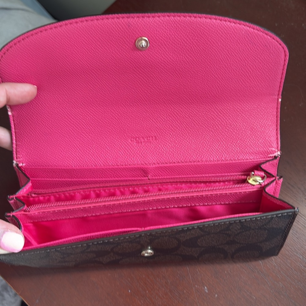 EUC snap Coach wallet with removable pink zipper pouch - Picture 2 of 7